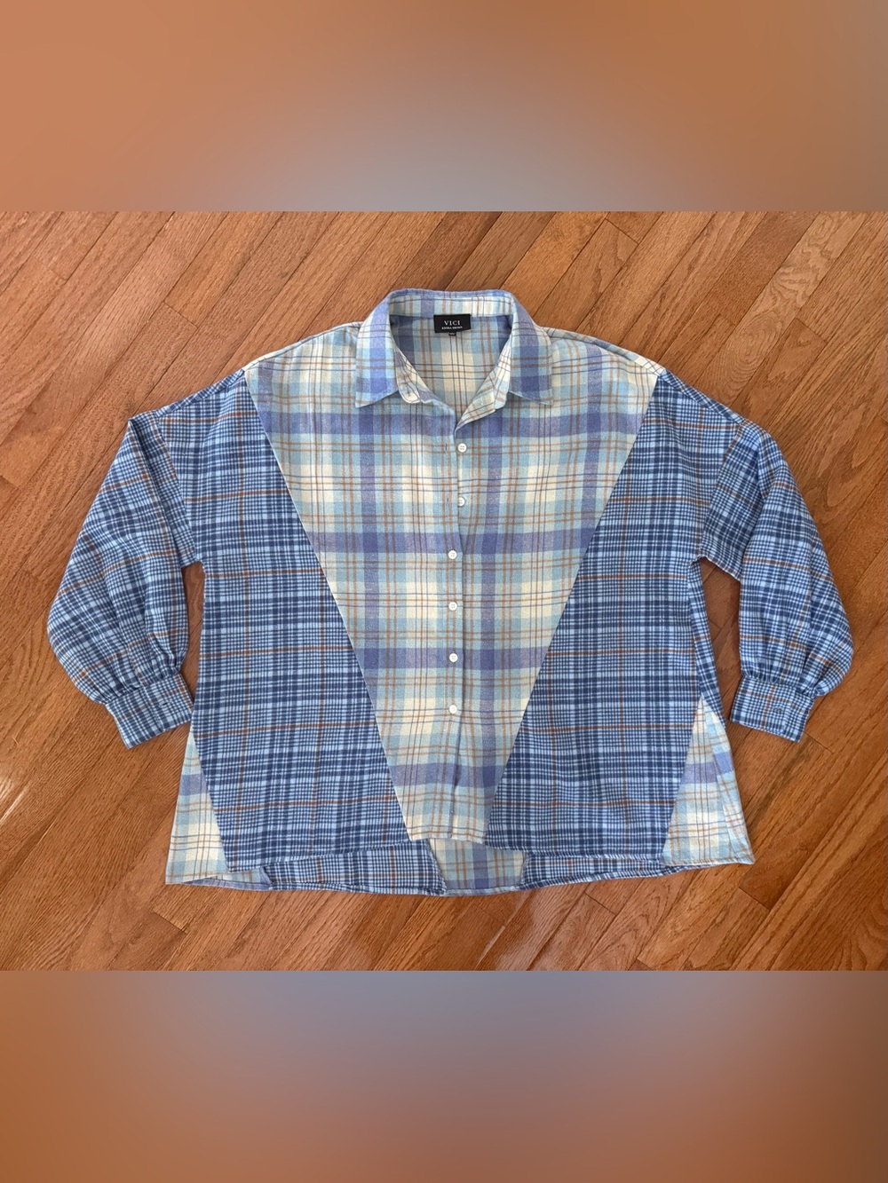 Vici Women’s Axton Oversized Plaid Button Down Top